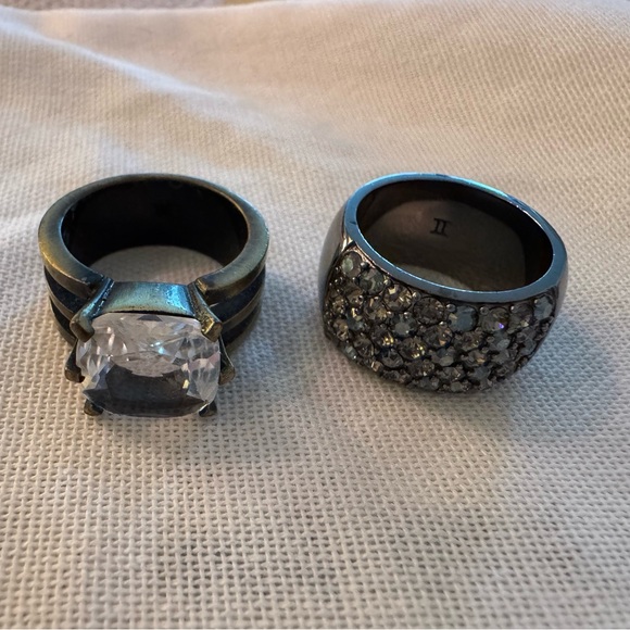 Elegant Crystal and Rhinestone Women's Ring Set - Picture 2 of 4